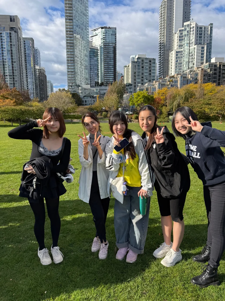 カナダの現地校で学ぶ中学生・高校生