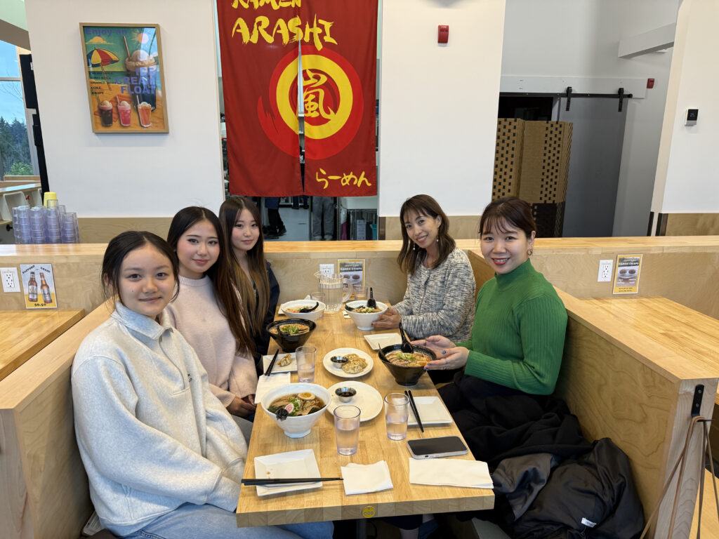 【カナダ公立高校１年留学体験談｜グレード10】英語力だけではない成長を実感したHちゃん＆親御様からのご感想｜ベルモントセカンダリースクール(Belmont Secondary School)の体験談写真